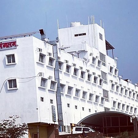 Hotel Mangalam Kurandvad Екстериор снимка