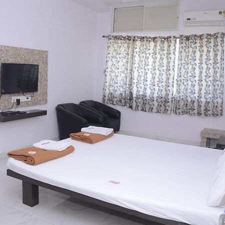 Hotel Mangalam Kurandvad Екстериор снимка