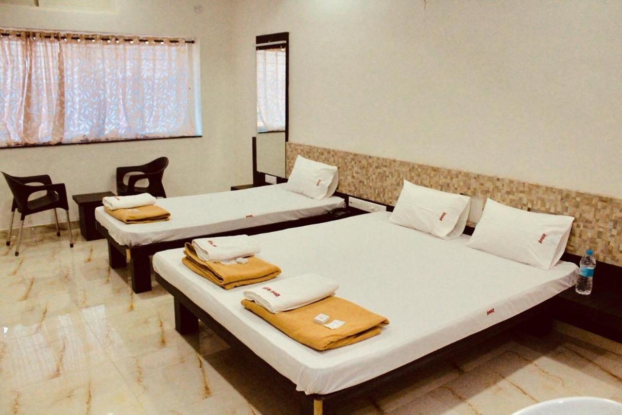 Hotel Mangalam Kurandvad Екстериор снимка