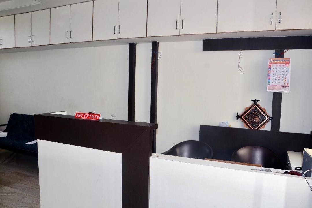 Hotel Mangalam Kurandvad Екстериор снимка