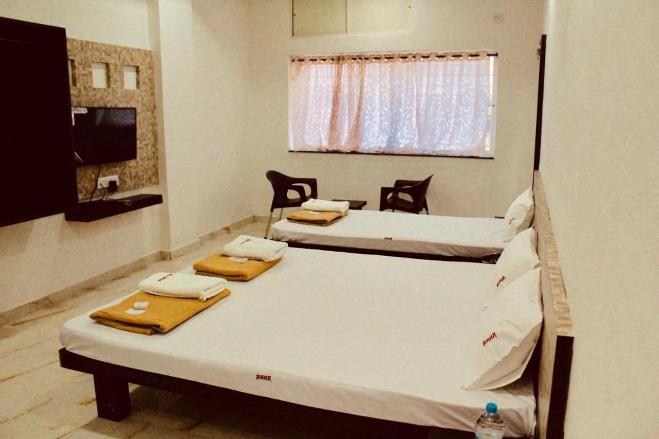Hotel Mangalam Kurandvad Екстериор снимка
