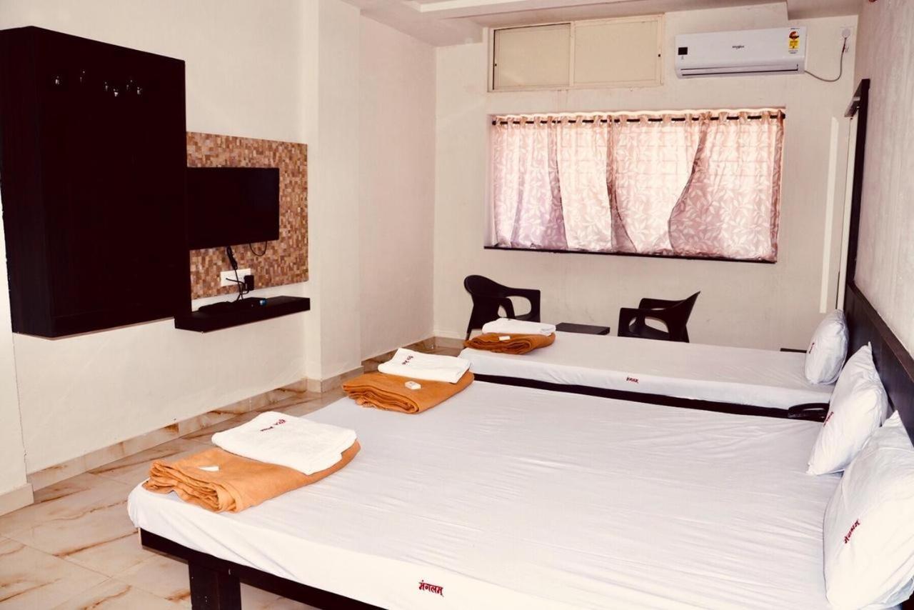 Hotel Mangalam Kurandvad Екстериор снимка