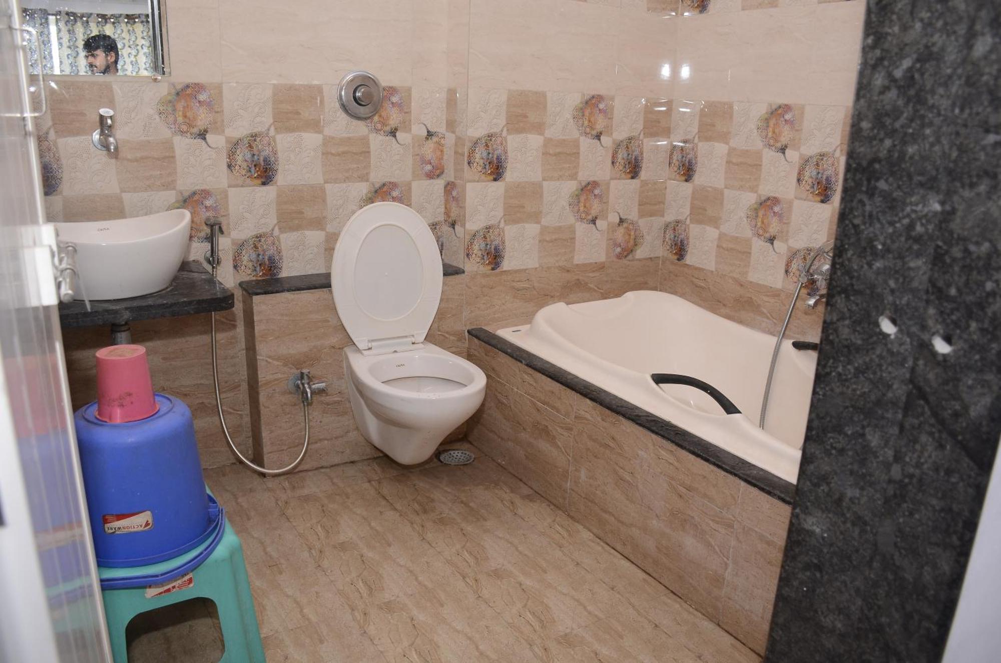 Hotel Mangalam Kurandvad Екстериор снимка